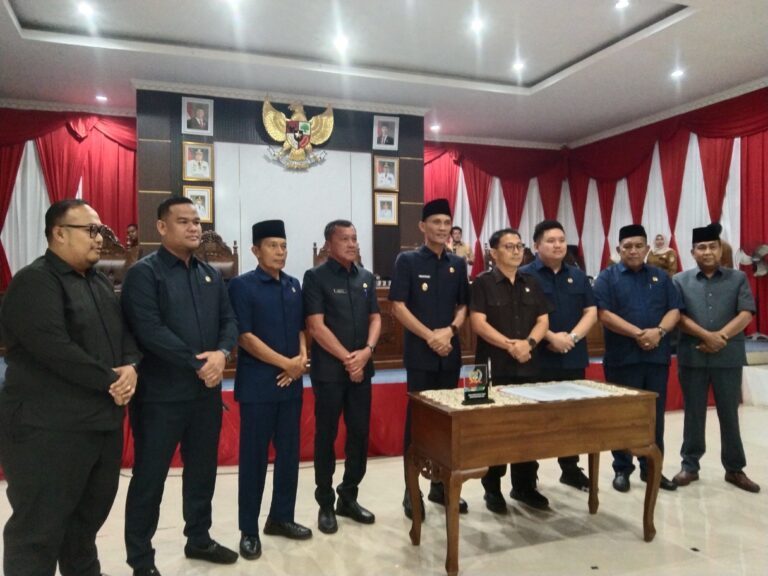 berfoto bersama disela-sela acara berlangsung
