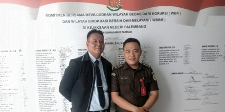 Solidaritas, 50 Pengacara Serahkan KTP Tangguhkan Niko