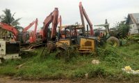 Alat Berat Beroperasi Dipemukiman Warga Hingga Larut Malam