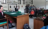  Iwan Brek Minta Bebas