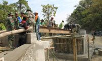 KAPENDAM V/BRAWIJAYA: TMMD KE-105, ENTAS KEMISKINAN DI BOJONEGORO