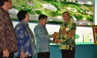 Di Pelantikannya, Bupati OKI dapatkan kado manis