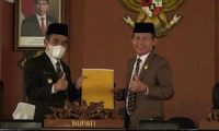 Suharto Pimpin Paripurna DPRD OI