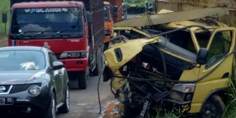 Jalan Lintas Jambi-Palembang 15 Jam Macat Total