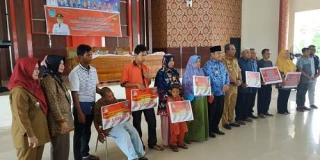 Penyerahan Bantuan Rumah Tidak Layak Huni