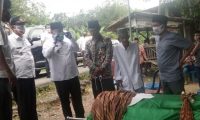 Bupati dan Camat Melayat ke Rumah Rushuda