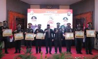 Bupati Beri Penghargaan Polisi Berprestasi