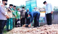 Plt Bupati Letakan Batu Pertama Pembangunan Madrasah Ponpes Yanabi’ul Huda