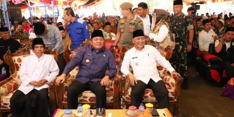 Bareng Gubernur, Apriyadi Hadiri Haflah Akhirussanah