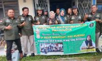 PWI Bagikan Nasi Kotak ke Masyarakat