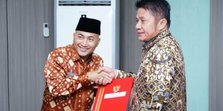 Gubernur Serahkan SK Perpanjangan Pj Bupati Muba