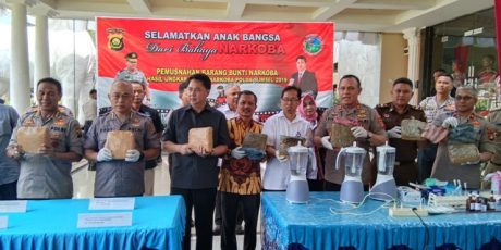 Kapolda Musnahkan Sabu dan Ganja