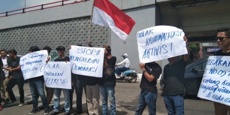 Aktivis Dan LSM Demo Terkait Laporan H Herman Deru