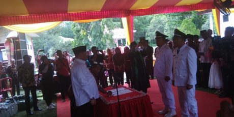 Bupati Lantik 2 Kades Terpilih Di Kecamatan Lubuk Keliat