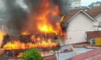 Api Lahap Rumah Warga