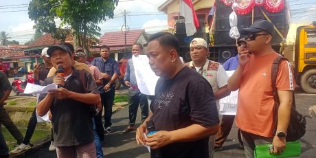 Pendemo Desak Kapolres dan Kapolsek Persoalan Kasus Minyak Ilegal