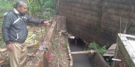 Akibat Saluran Air Tersumbat, Rumah Warga Kebanjiran
