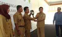 Kementerian DLH dan DPR RI Serahkan Motor Sampah