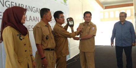 Kementerian DLH dan DPR RI Serahkan Motor Sampah
