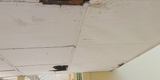 Sekolah  Tampak Rusak, Dana BOS SMAN Selangit Dipertanyakan