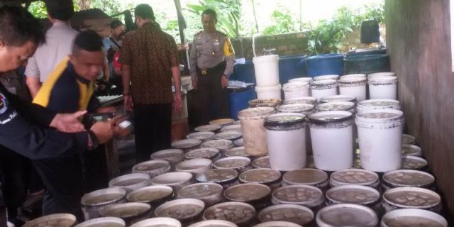 Kapolda Sumsel Irjen Pol Zulkarnain Meninjau Langsung Lokasi Home Industri Tahu Formalin